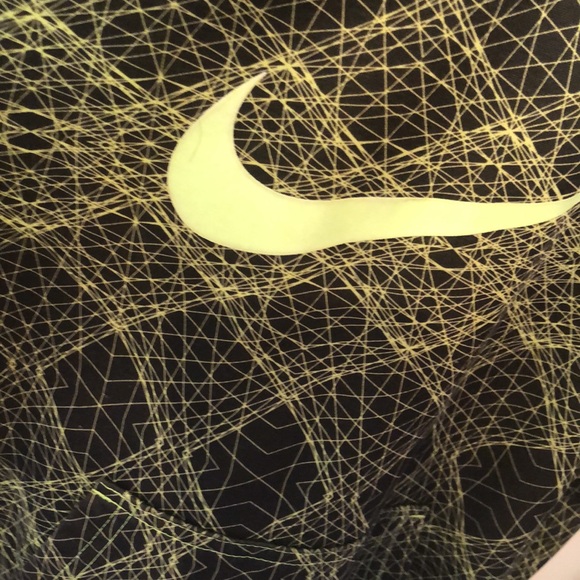 🌻3/$20 Nike Dri-Fit boys hoodie size 6 - Picture 2 of 5